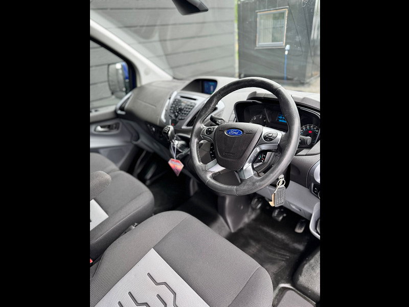 Ford Transit Custom 2.2 TDCi 270 Limited Panel Van 5dr Diesel Manual L1 H1 (186 g/km, 123 bhp) 5dr Manual 2026
