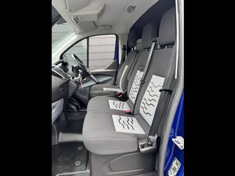 Ford Transit Custom 2.2 TDCi 270 Limited Panel Van 5dr Diesel Manual L1 H1 (186 g/km, 123 bhp) 5dr Manual 2026
