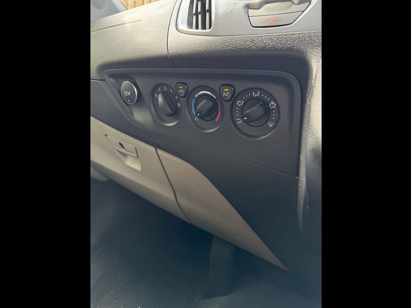 Ford Transit Custom 2.2L 290 Ltd E-Tech Diesel Manual Euro 5 (123 bhp) 4dr Manual 2025