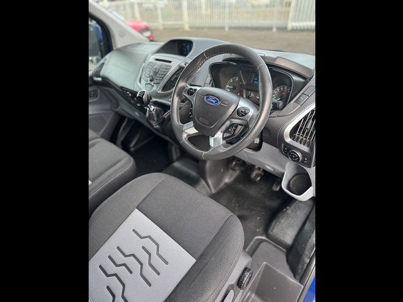 Ford Transit Custom 2.2L 290 Ltd E-Tech Diesel Manual Euro 5 (123 bhp) 5dr Manual 2025