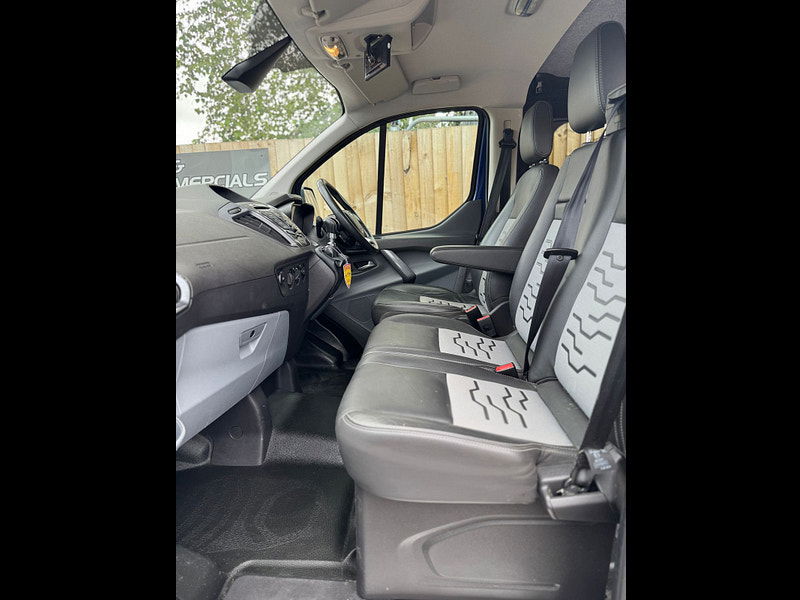 Ford Transit Custom 2.2L 290 Ltd E-Tech Diesel Manual Euro 5 (153 bhp) 4dr Manual 2025