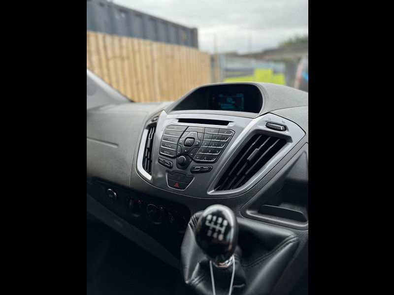 Ford Transit Custom 2.2L 290 Ltd E-Tech Diesel Manual Euro 5 (153 bhp) 4dr Manual 2025