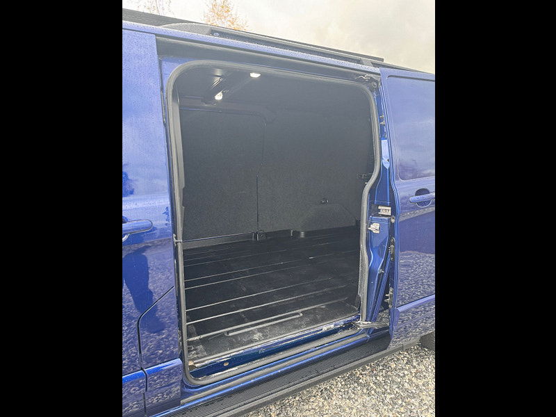 Ford Transit Custom 2.2L 290 Ltd E-Tech Diesel Manual Euro 5 (153 bhp) 4dr Manual 2025