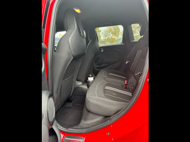 MINI Hatch 1.5L Cooper Auto Hatchback 5dr Petrol Automatic Euro 6 (134 bhp) 5dr Automatic 2025