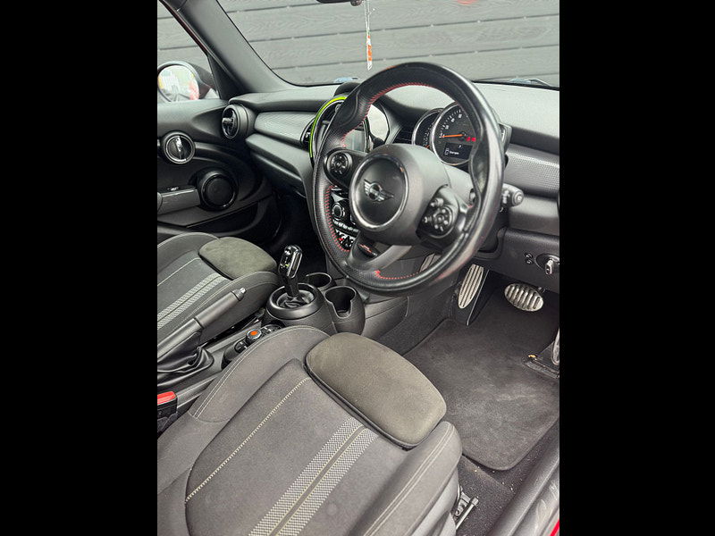 MINI Hatch 1.5L Cooper Auto Hatchback 5dr Petrol Automatic Euro 6 (134 bhp) 5dr Automatic 2025