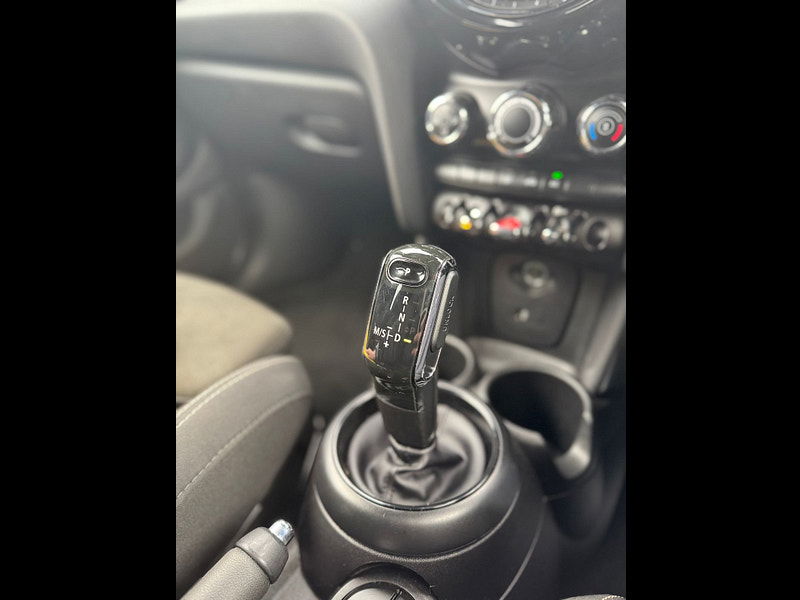 MINI Hatch 1.5L Cooper Auto Hatchback 5dr Petrol Automatic Euro 6 (134 bhp) 5dr Automatic 2025