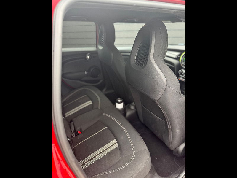 MINI Hatch 1.5L Cooper Auto Hatchback 5dr Petrol Automatic Euro 6 (134 bhp) 5dr Automatic 2025