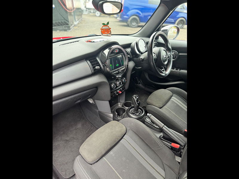 MINI Hatch 1.5L Cooper Auto Hatchback 5dr Petrol Automatic Euro 6 (134 bhp) 5dr Automatic 2025