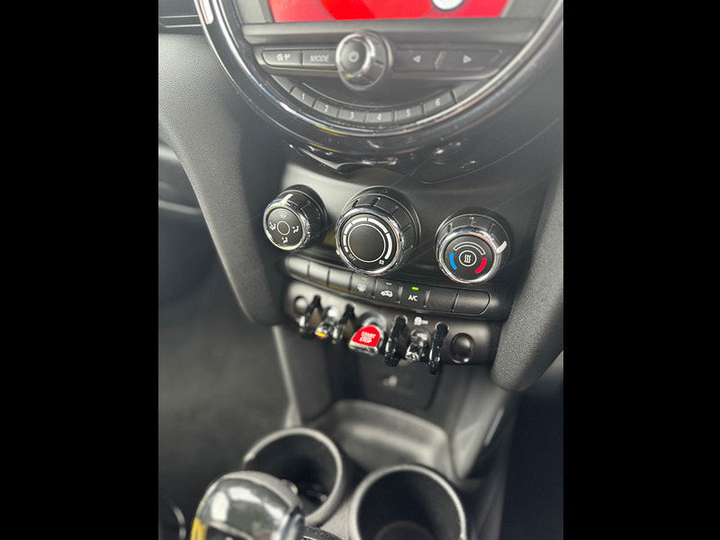 MINI Hatch 1.5L Cooper Auto Hatchback 5dr Petrol Automatic Euro 6 (134 bhp) 5dr Automatic 2025