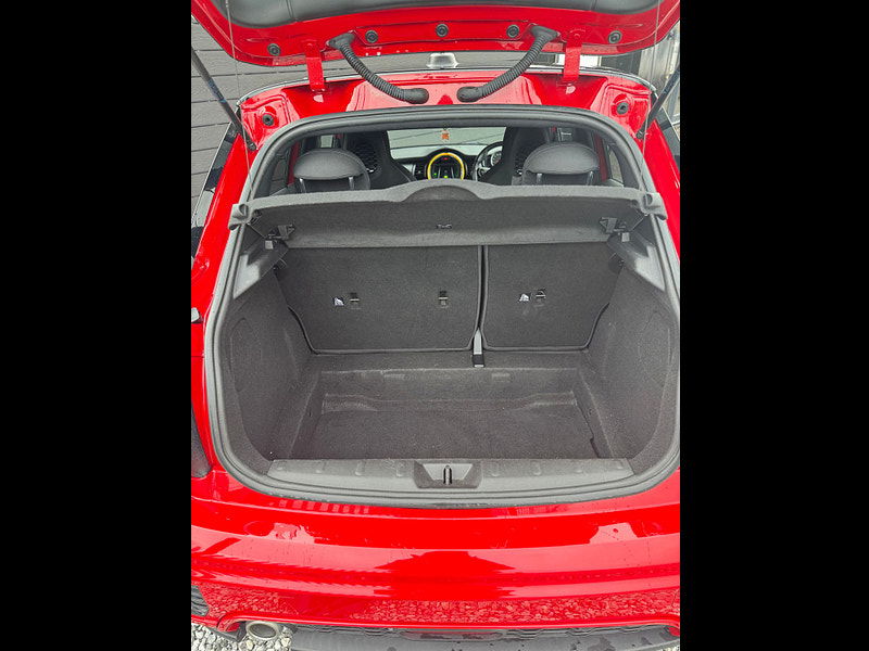 MINI Hatch 1.5L Cooper Auto Hatchback 5dr Petrol Automatic Euro 6 (134 bhp) 5dr Automatic 2025