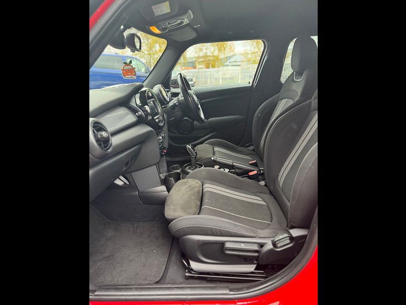 MINI Hatch 1.5L Cooper Auto Hatchback 5dr Petrol Automatic Euro 6 (134 bhp) 5dr Automatic 2025