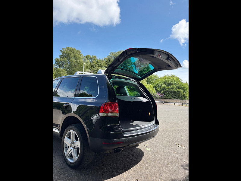 Volkswagen Touareg 4.2L V8 Auto SUV 5dr Petrol Automatic Euro 4 (310 bhp) 5dr Automatic 2025