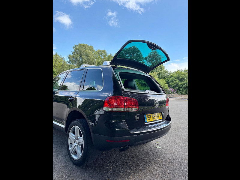 Volkswagen Touareg 4.2L V8 Auto SUV 5dr Petrol Automatic Euro 4 (310 bhp) 5dr Automatic 2025