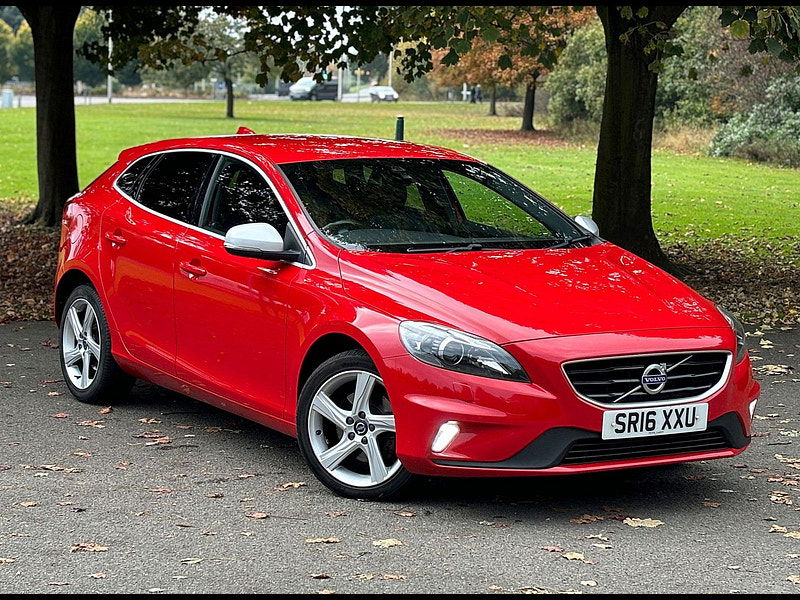 Volvo V40 2.0L D2 R-DESIGN LUX NAV Hatchback 5dr Diesel Manual Euro 6 (118 bhp) 5dr Manual 2025