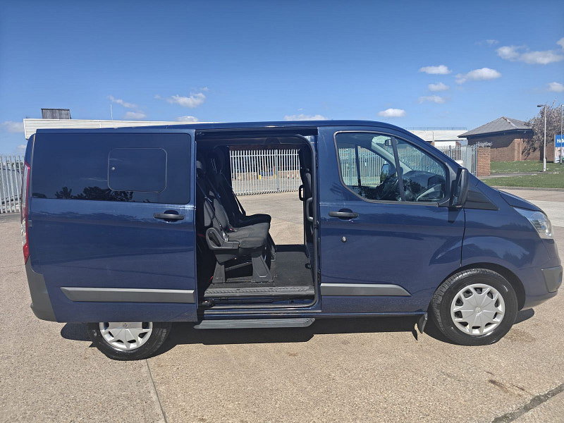 Ford Tourneo Custom 2.0 310 EcoBlue Zetec Minibus Double Cab 5dr Diesel Manual L1 Euro 6 (s/s) (105 ps) 5dr Manual 2026