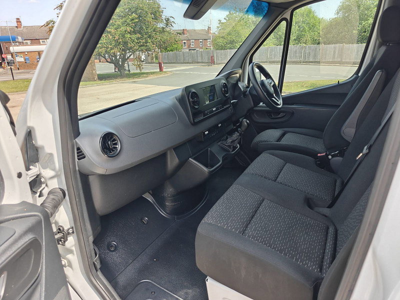 Mercedes-Benz Sprinter 2.0 315 CDI Premium Panel Van 5dr Diesel Manual FWD L2 H2 Euro 6 (s/s) (150 ps) 5dr Manual 2026
