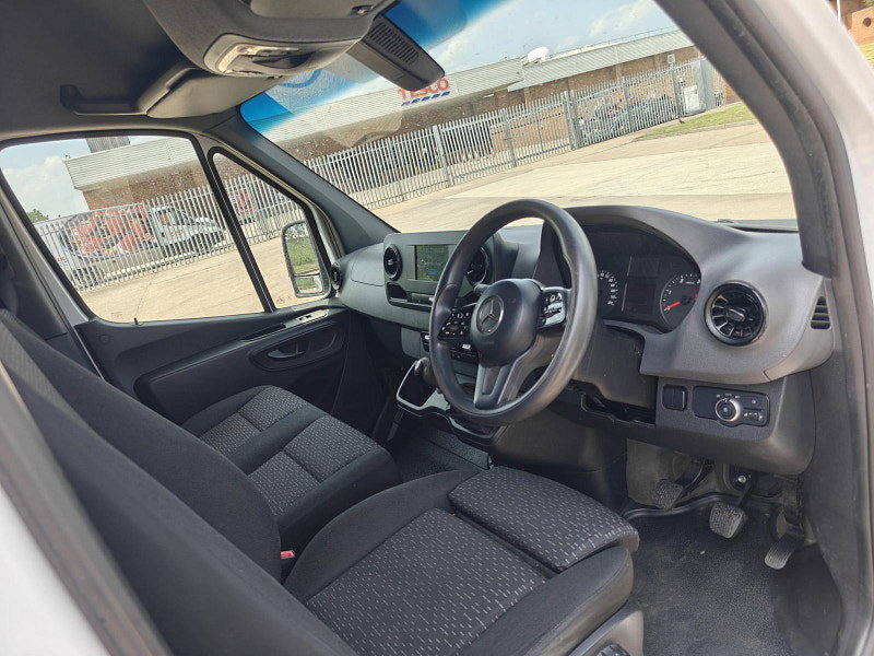 Mercedes-Benz Sprinter 2.0 315 CDI Premium Panel Van 5dr Diesel Manual FWD L2 H2 Euro 6 (s/s) (150 ps) 5dr Manual 2026