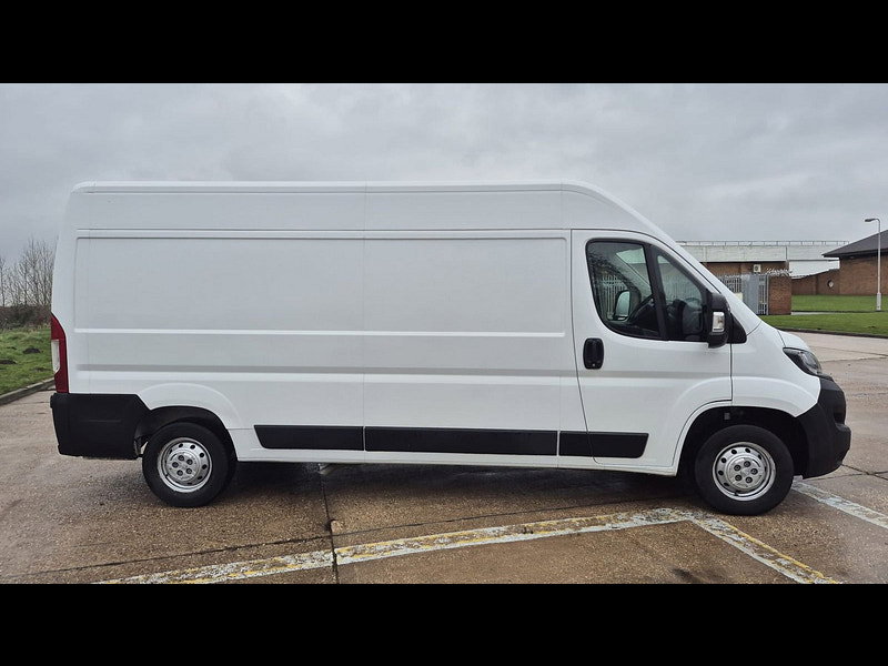 Peugeot Boxer 2.2 BlueHDi 335 Professional Panel Van 5dr Diesel Manual L3 H2 Euro 6 (s/s) (140 ps) 5dr Manual 2026
