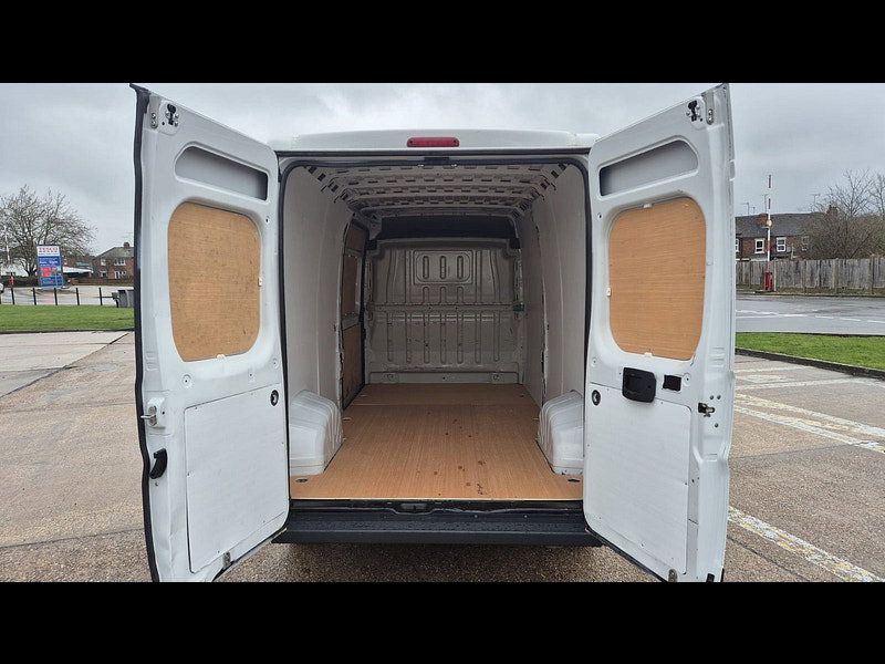 Peugeot Boxer 2.2 BlueHDi 335 Professional Panel Van 5dr Diesel Manual L3 H2 Euro 6 (s/s) (140 ps) 5dr Manual 2026