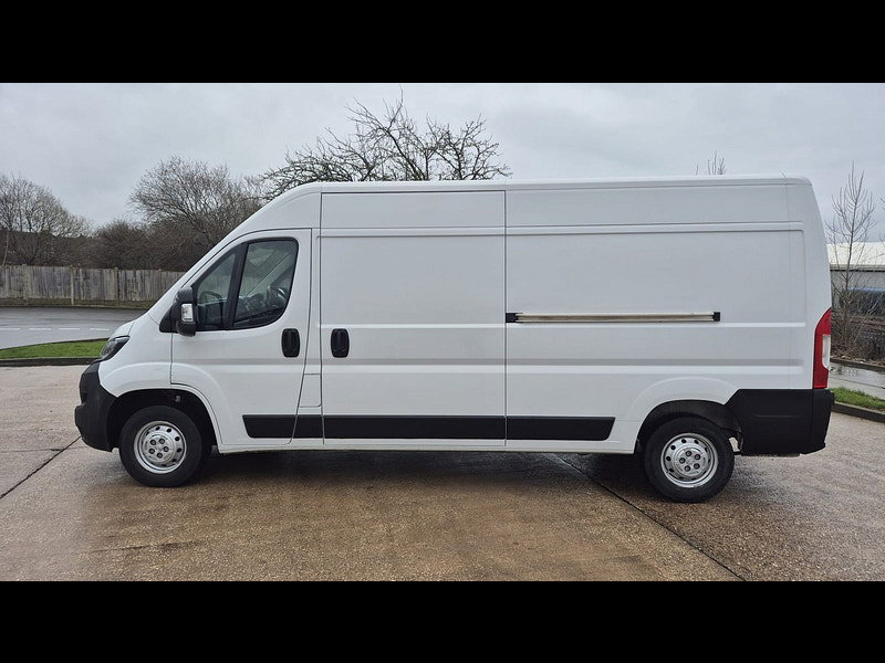 Peugeot Boxer 2.2 BlueHDi 335 Professional Panel Van 5dr Diesel Manual L3 H2 Euro 6 (s/s) (140 ps) 5dr Manual 2026
