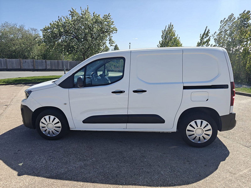 Peugeot Partner 1.6 BlueHDi 1000 Professional Standard Panel Van 5dr Diesel Manual SWB Euro 6 (s/s) (100 bhp) 5dr Manual 2026