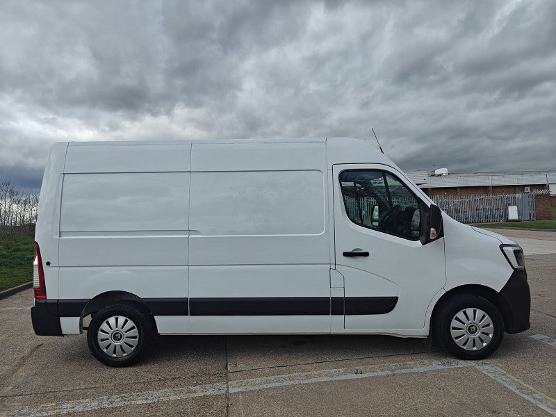 Renault Master 2.3 dCi 35 Business+ Panel Van 4dr Diesel Manual FWD MWB Medium Roof Euro 6 (135 ps) 3dr Manual 2026