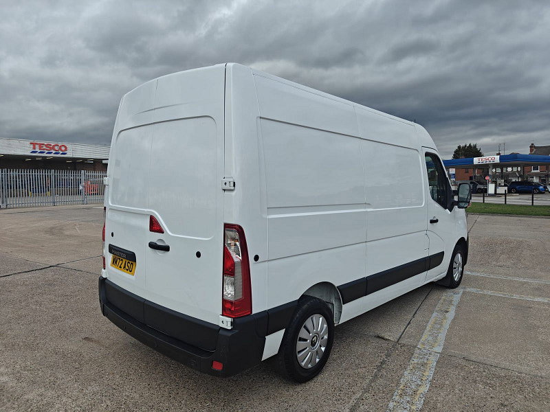 Renault Master 2.3 dCi 35 Business+ Panel Van 4dr Diesel Manual FWD MWB Medium Roof Euro 6 (135 ps) 3dr Manual 2026