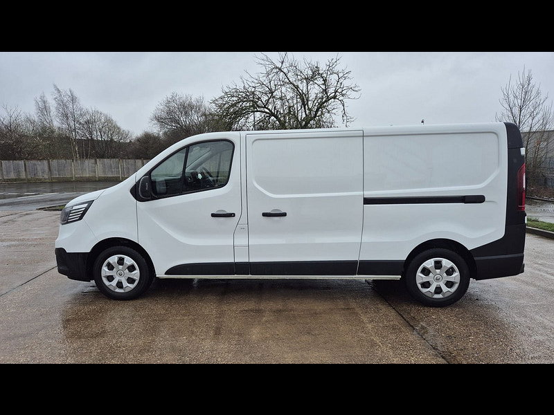 Renault Trafic 2.0 dCi Blue LL30 Business Panel Van 5dr Diesel Manual L2 H1 Euro 6 (s/s) (130 ps) 3dr Manual 2026