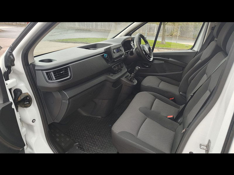 Renault Trafic 2.0 dCi Blue SL28 Business Panel Van 5dr Diesel Manual L1 H1 Euro 6 (s/s) (130 ps) 3dr Manual 2025