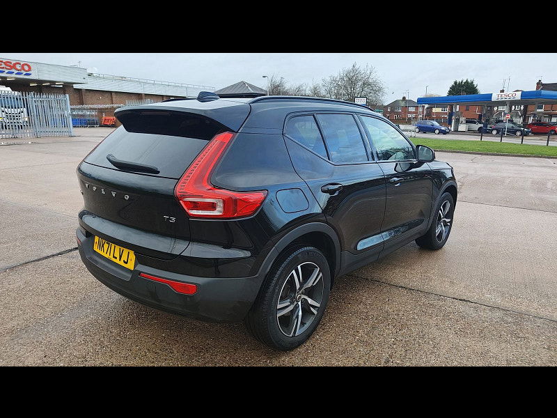 Volvo XC40 1.5 T3 R-Design SUV 5dr Petrol Auto Euro 6 (s/s) (163 ps) 5dr Automatic 2026