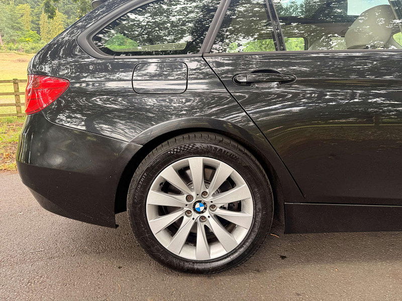 BMW 3 Series 3.0 330d Modern Touring Auto 5dr 5dr Automatic 2025