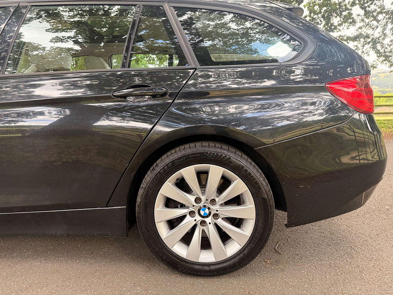 BMW 3 Series 3.0 330d Modern Touring Auto 5dr 5dr Automatic 2025