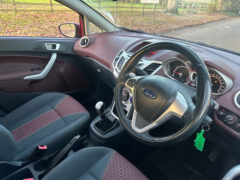 Ford Fiesta 1.25 Zetec Hatchback 5dr Petrol Manual (129 g/km, 81 bhp) 5dr Manual 2025