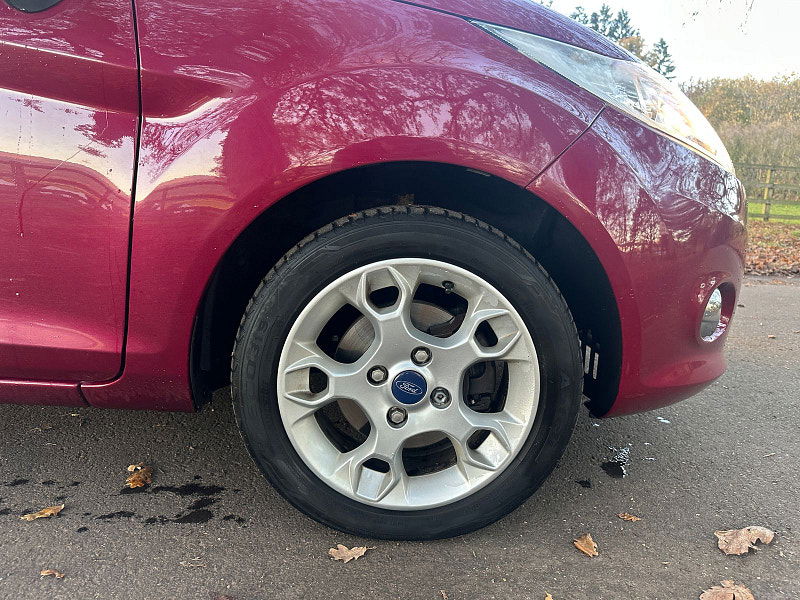 Ford Fiesta 1.25 Zetec Hatchback 5dr Petrol Manual (129 g/km, 81 bhp) 5dr Manual 2025