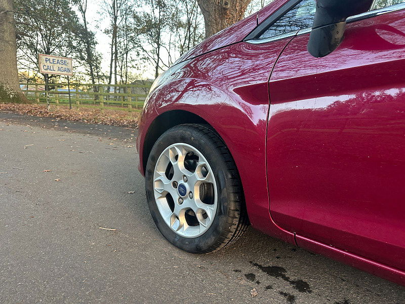 Ford Fiesta 1.25 Zetec Hatchback 5dr Petrol Manual (129 g/km, 81 bhp) 5dr Manual 2025