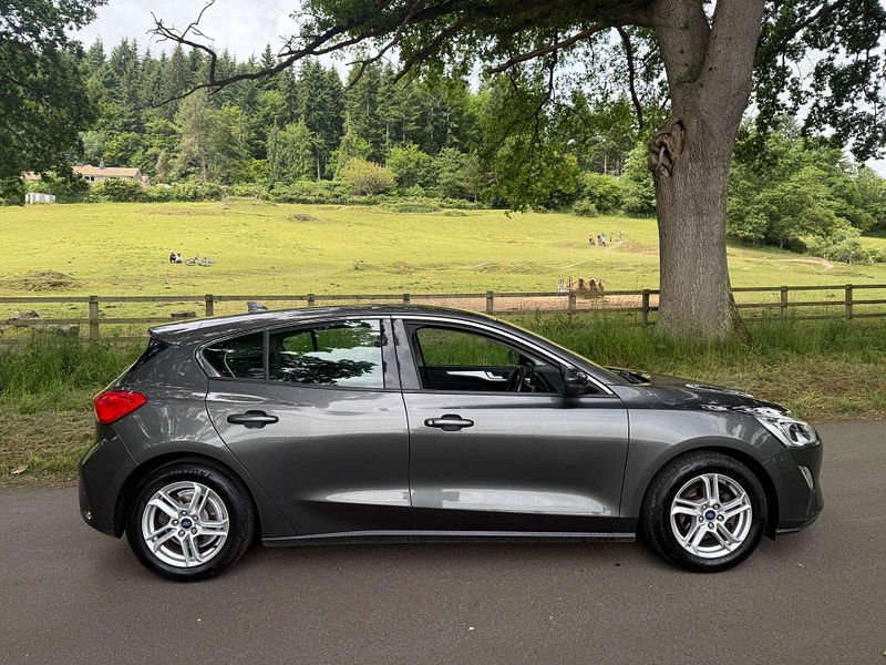 Ford Focus 1.0 Focus Zetec 5dr 5dr Manual 2025