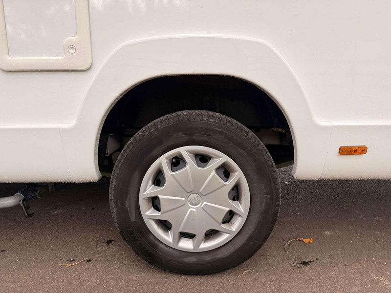 Ford Roller TEAM ZEFIRO 696 AUTO 2dr Automatic 2025