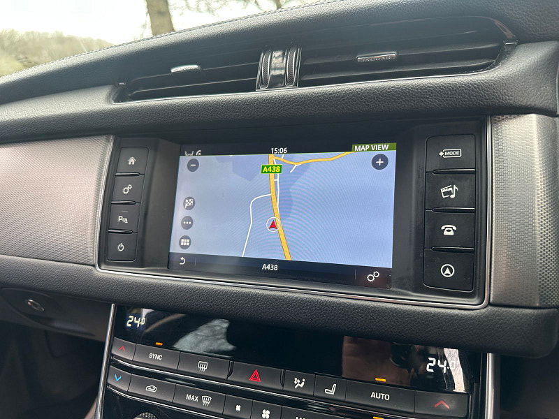 Jaguar XF 2.0d Prestige Saloon 4dr Diesel Manual Euro 6 (s/s) (163 ps) 4dr Manual 2026