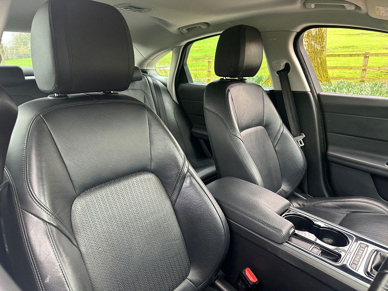 Jaguar XF 2.0d Prestige Saloon 4dr Diesel Manual Euro 6 (s/s) (163 ps) 4dr Manual 2026