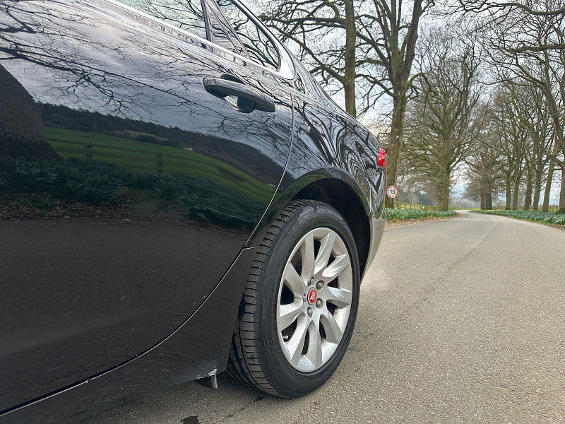 Jaguar XF 2.0d Prestige Saloon 4dr Diesel Manual Euro 6 (s/s) (163 ps) 4dr Manual 2026