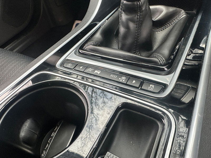 Jaguar XF 2.0d Prestige Saloon 4dr Diesel Manual Euro 6 (s/s) (163 ps) 4dr Manual 2026