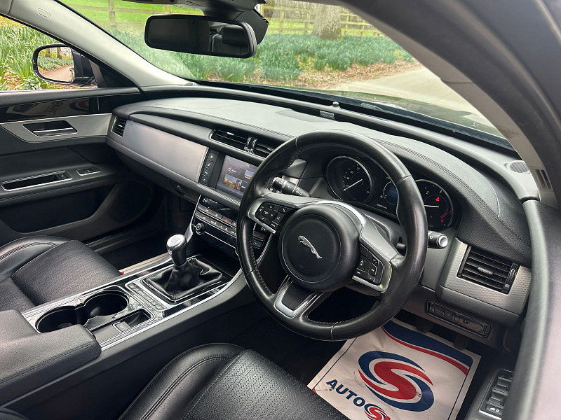 Jaguar XF 2.0d Prestige Saloon 4dr Diesel Manual Euro 6 (s/s) (163 ps) 4dr Manual 2026