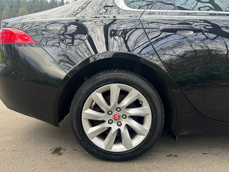 Jaguar XF 2.0d Prestige Saloon 4dr Diesel Manual Euro 6 (s/s) (163 ps) 4dr Manual 2026