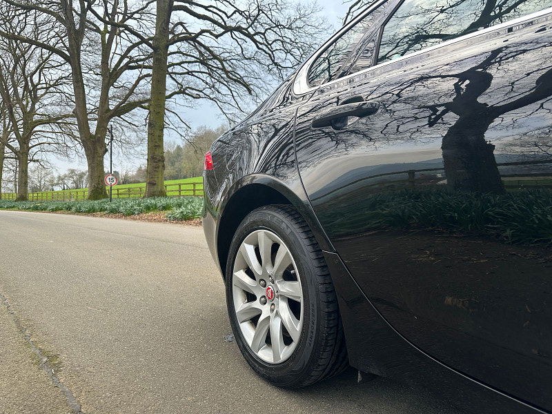 Jaguar XF 2.0d Prestige Saloon 4dr Diesel Manual Euro 6 (s/s) (163 ps) 4dr Manual 2026