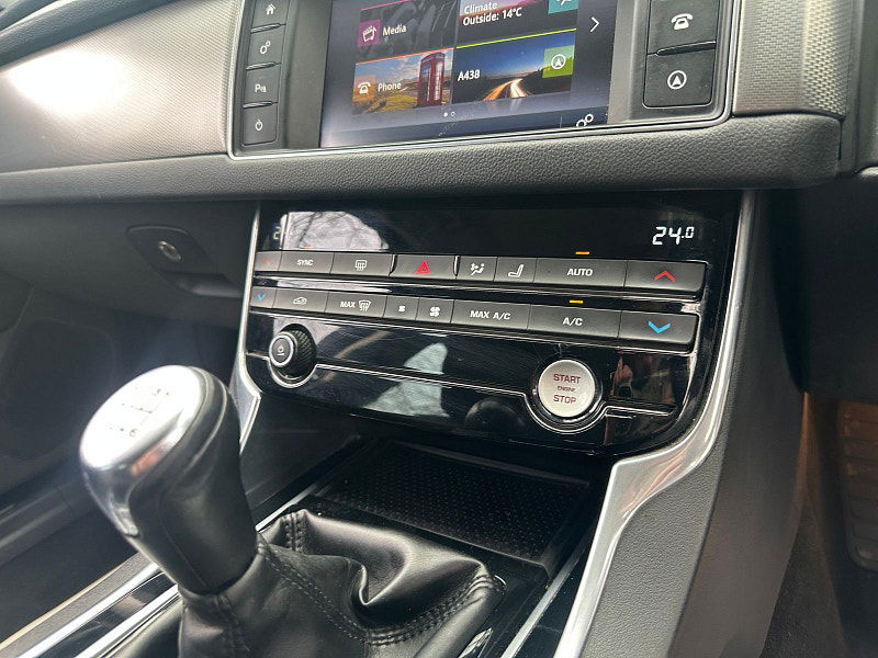 Jaguar XF 2.0d Prestige Saloon 4dr Diesel Manual Euro 6 (s/s) (163 ps) 4dr Manual 2026