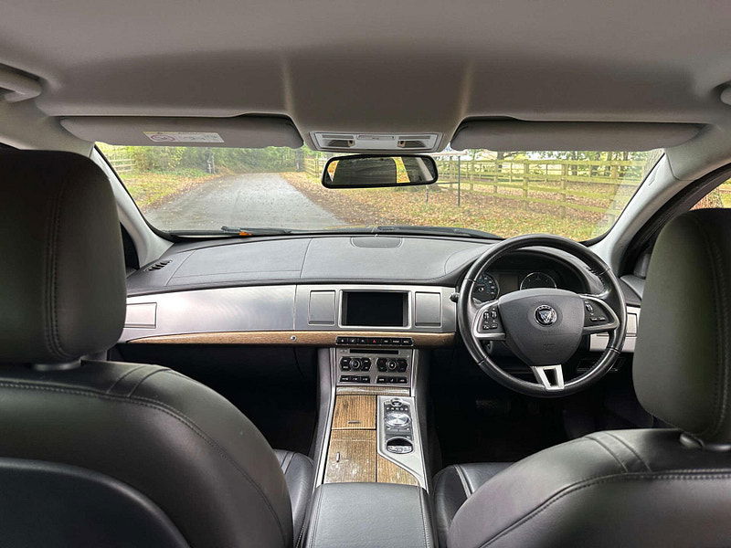 Jaguar XF 2.2 XF Premium Luxury D Auto 4dr 4dr Automatic 2025