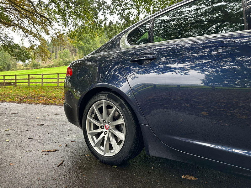 Jaguar XF 2.2 XF Premium Luxury D Auto 4dr 4dr Automatic 2025