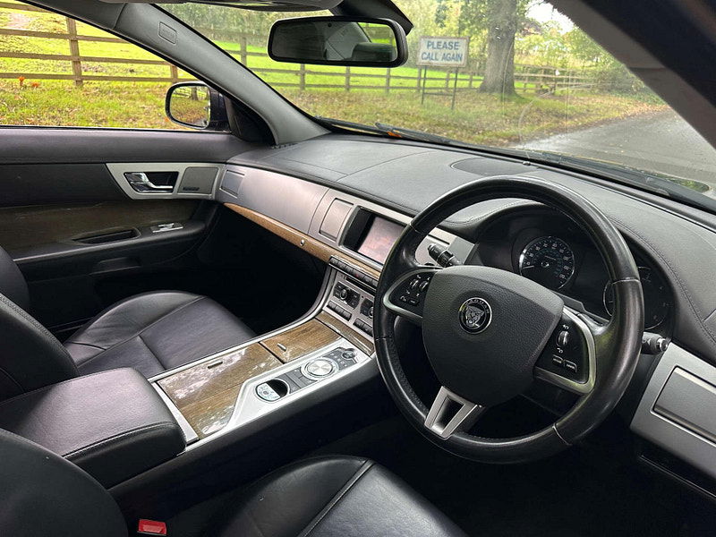 Jaguar XF 2.2 XF Premium Luxury D Auto 4dr 4dr Automatic 2025