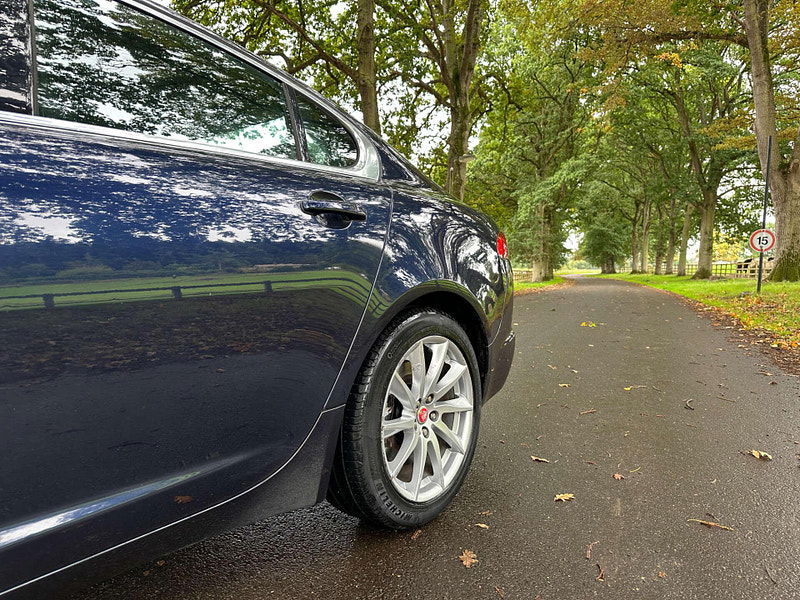 Jaguar XF 2.2 XF Premium Luxury D Auto 4dr 4dr Automatic 2025