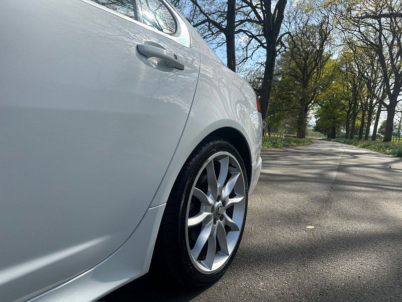 Jaguar XF 3.0d S V6 Premium Luxury Saloon 4dr Diesel Auto Euro 5 (275 ps) 4dr Automatic 2026